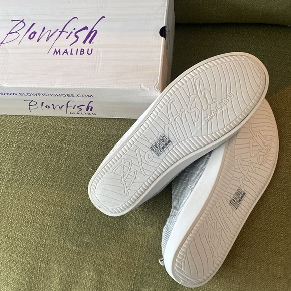 Brand new Blowfish Vex sneaker in neutral sand color - Picture 4 of 5